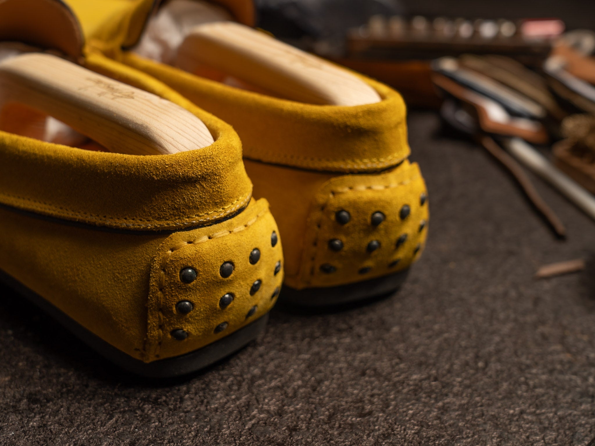 Mocassino profilo camoscio giallo